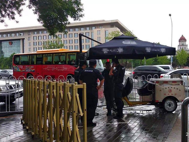 執勤崗亭傘使用場景圖