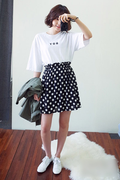 女白色長(zhǎng)款短袖t恤搭配_女長(zhǎng)款短袖白色t恤搭配_白色t恤+女款+短袖