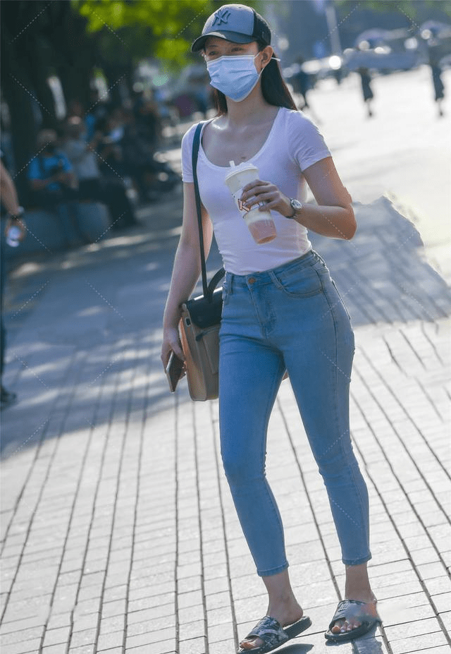 灰色短袖配什么短褲_灰色短褲配什么短袖男_什么顏色短袖配灰色短褲