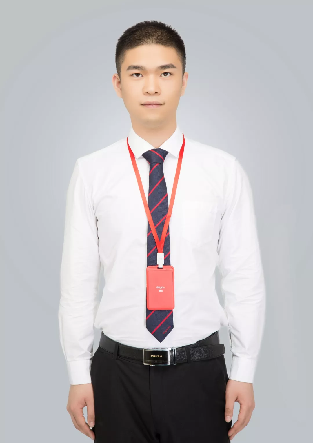 德佑經(jīng)紀(jì)人著裝規(guī)范：你的形象價(jià)值百萬